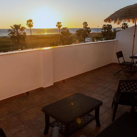Hotel Playa Conil - Beachfront Studios & Suites Conil De La Frontera Exterior foto