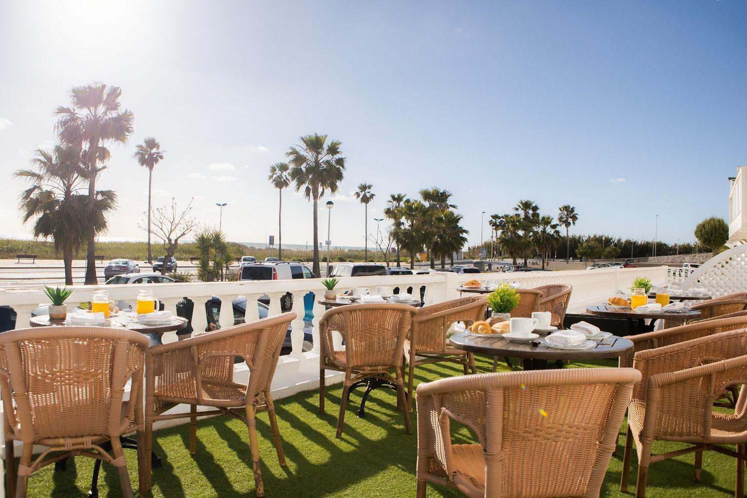 Hotel Playa Conil - Beachfront Studios & Suites Conil De La Frontera Exterior foto